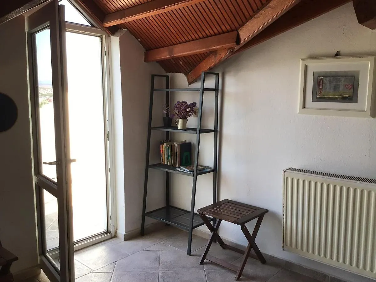 Beyaz Ev Apartment Seferihisar Homestay